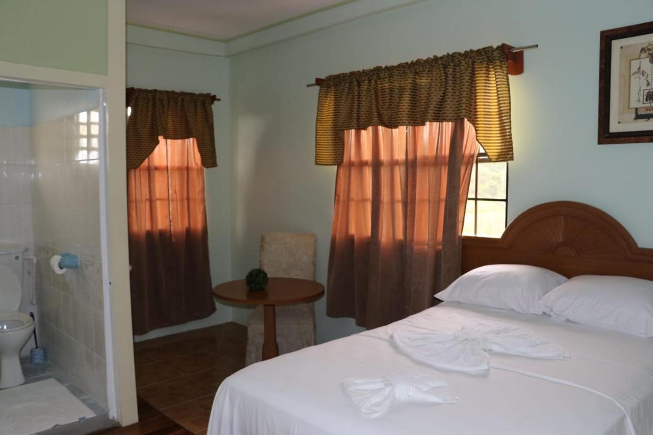 Ms. Holder'S Comfort Villa Georgetown Extérieur photo